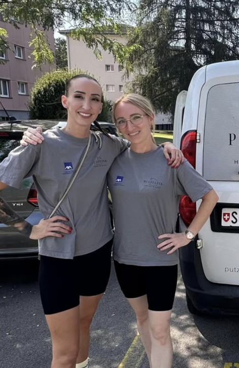 Putzflink Team vor dem Servicewagen